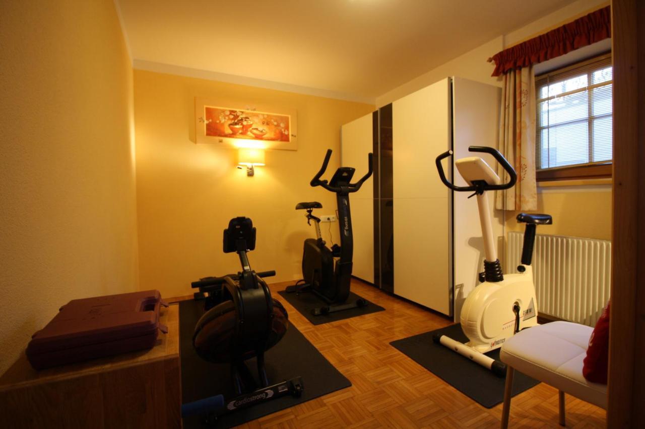 Vronis Waldhaus Adults Only Aparthotel Майерхофен Екстериор снимка