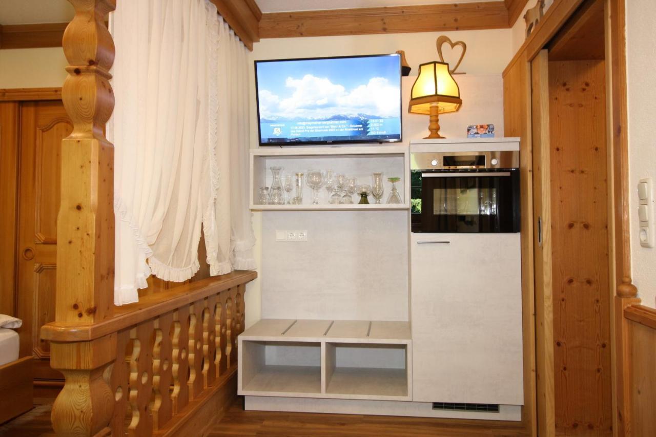 Vronis Waldhaus Adults Only Aparthotel Майерхофен Екстериор снимка