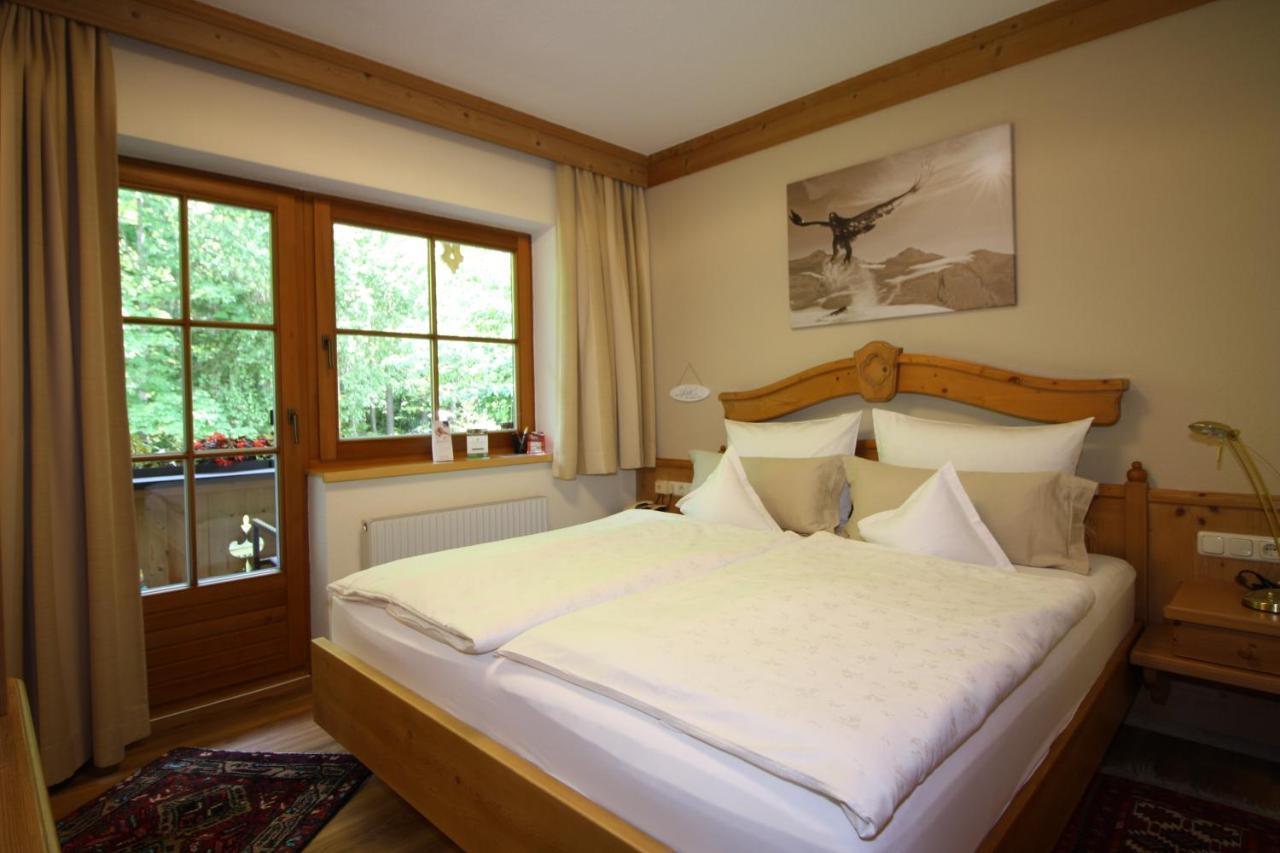 Vronis Waldhaus Adults Only Aparthotel Майерхофен Екстериор снимка