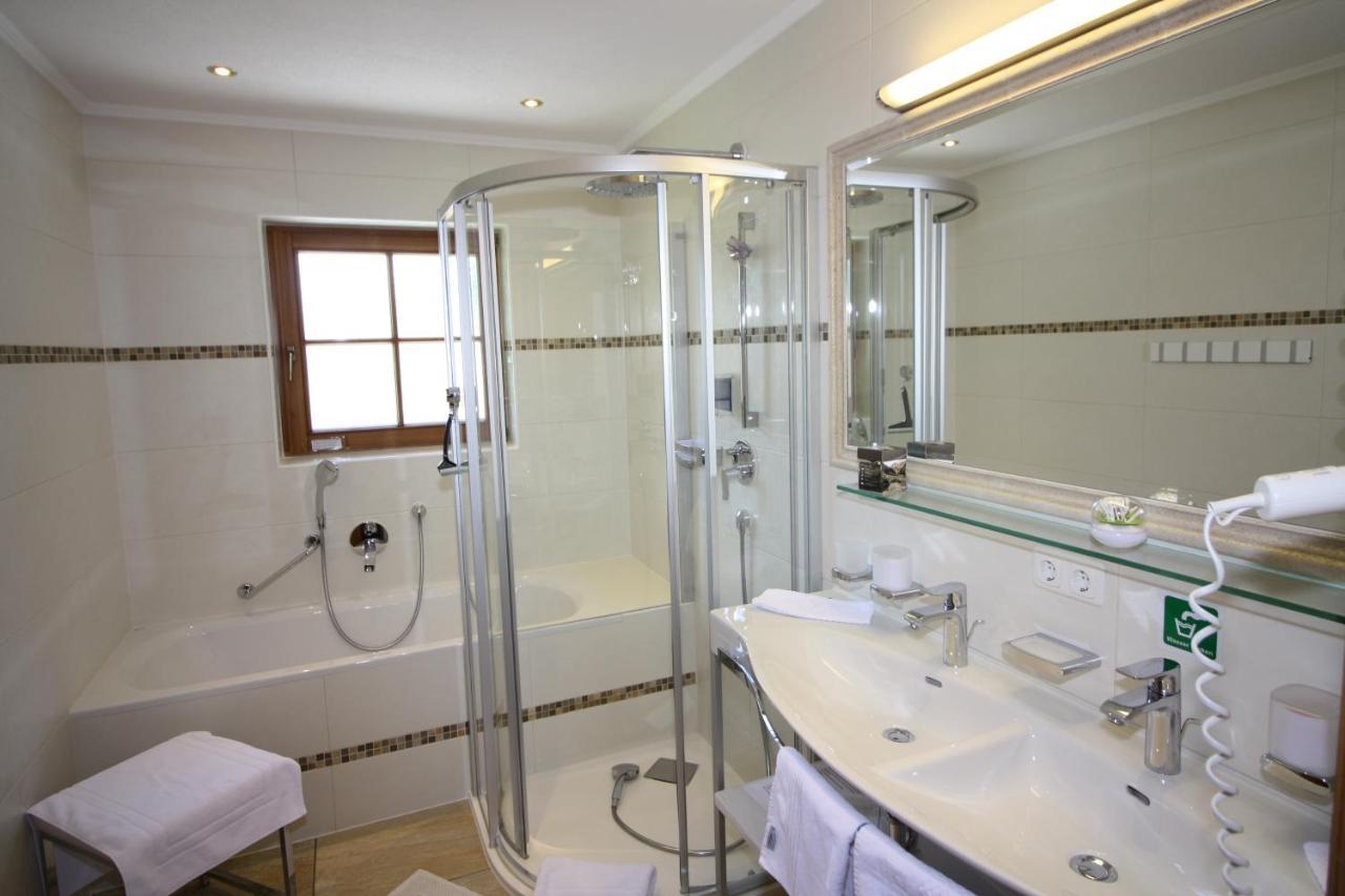 Vronis Waldhaus Adults Only Aparthotel Майерхофен Екстериор снимка