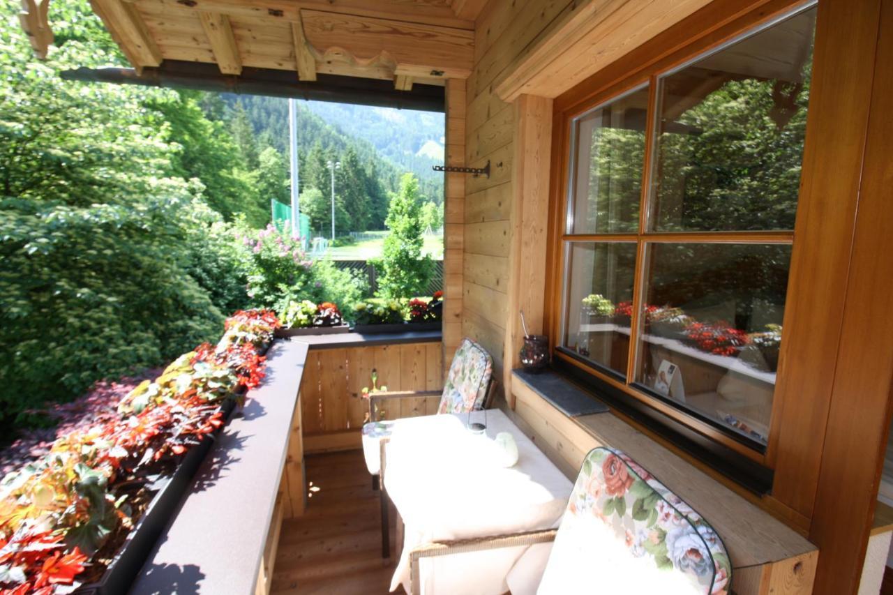 Vronis Waldhaus Adults Only Aparthotel Майерхофен Екстериор снимка