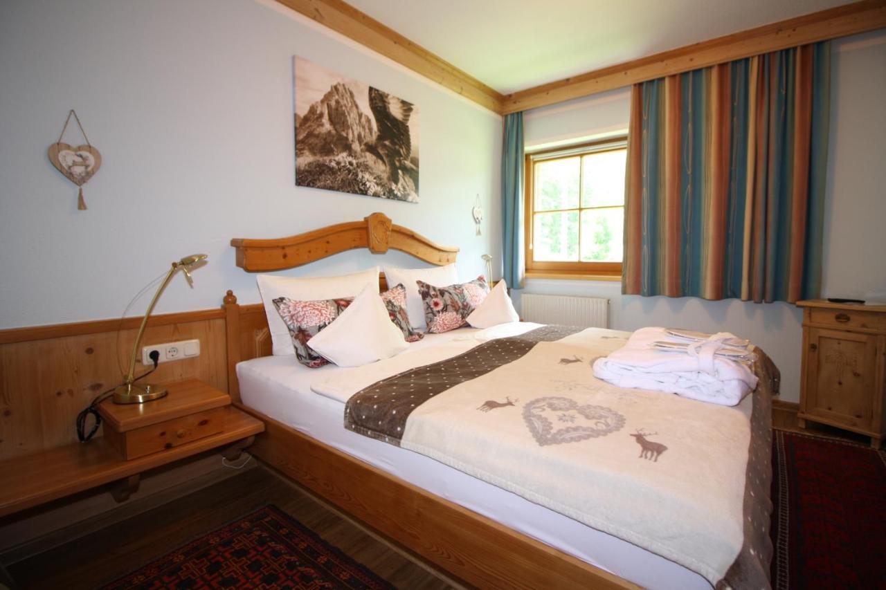 Vronis Waldhaus Adults Only Aparthotel Майерхофен Екстериор снимка