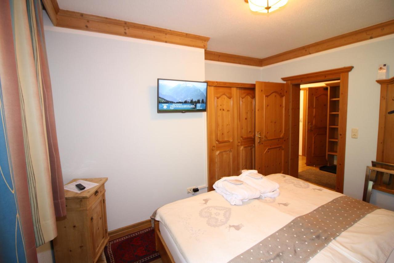 Vronis Waldhaus Adults Only Aparthotel Майерхофен Екстериор снимка