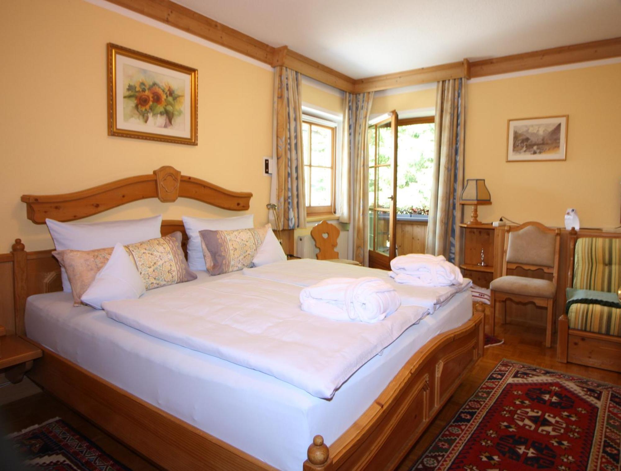 Vronis Waldhaus Adults Only Aparthotel Майерхофен Екстериор снимка