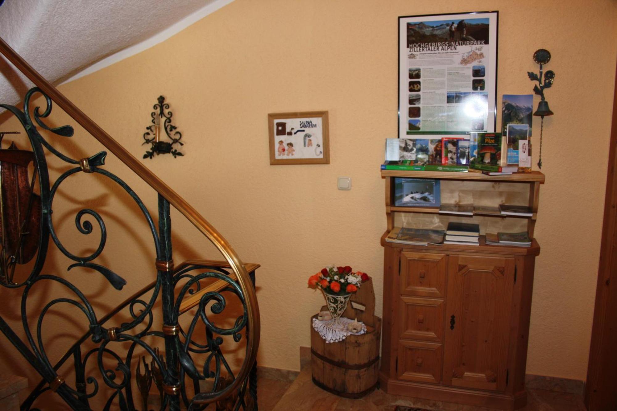 Vronis Waldhaus Adults Only Aparthotel Майерхофен Екстериор снимка