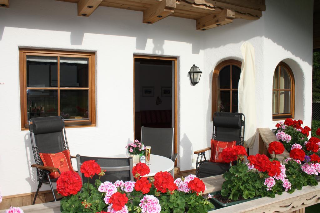Vronis Waldhaus Adults Only Aparthotel Майерхофен Стая снимка