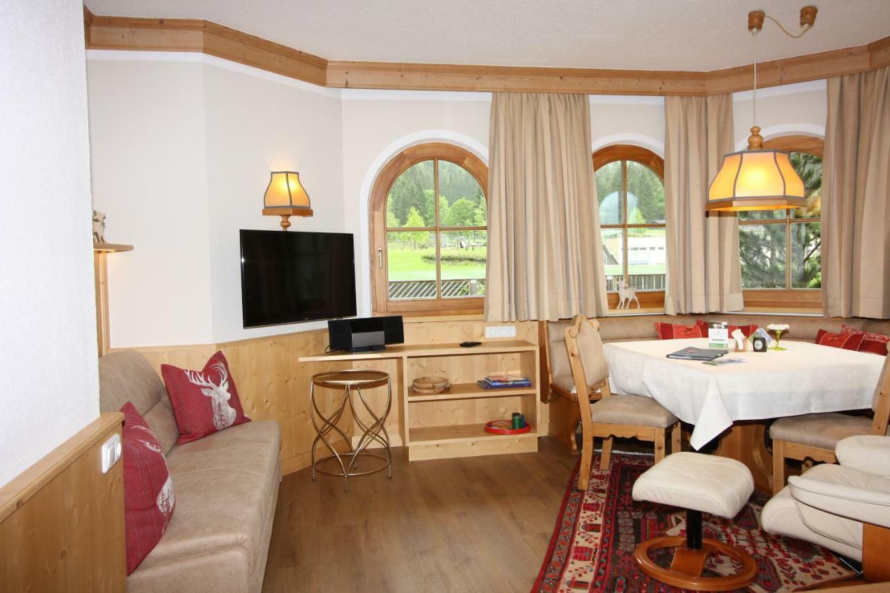 Vronis Waldhaus Adults Only Aparthotel Майерхофен Екстериор снимка